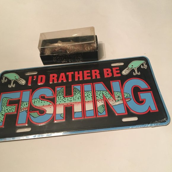 Vintage trout razor and Decorative Plate for Automobiles - Picture 2 of 15